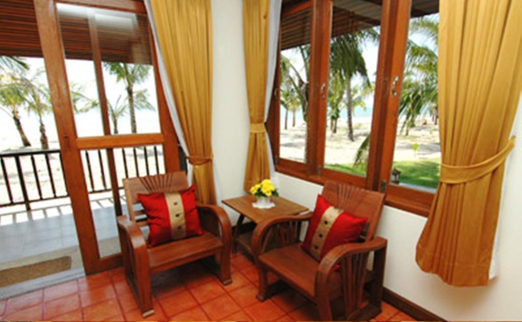 Anandah Beach Resort Khao Lak Exteriör bild